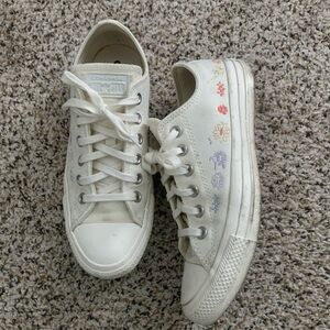 Floral Converse